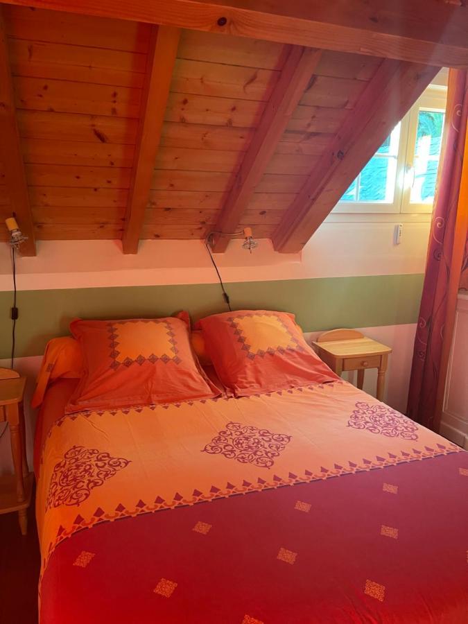 Les Gites De La Maison Bleue D'Estialescq المظهر الخارجي الصورة