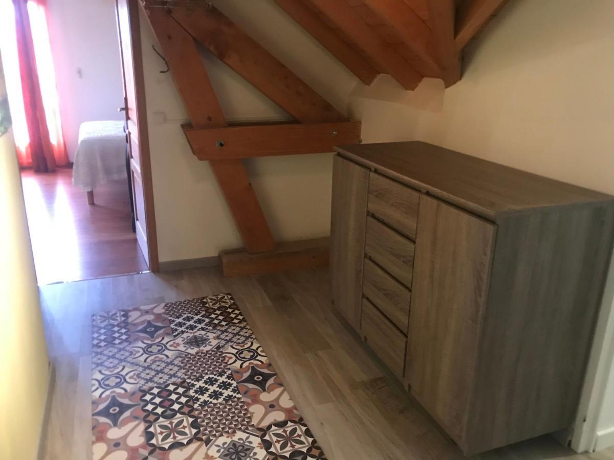 Les Gites De La Maison Bleue D'Estialescq المظهر الخارجي الصورة